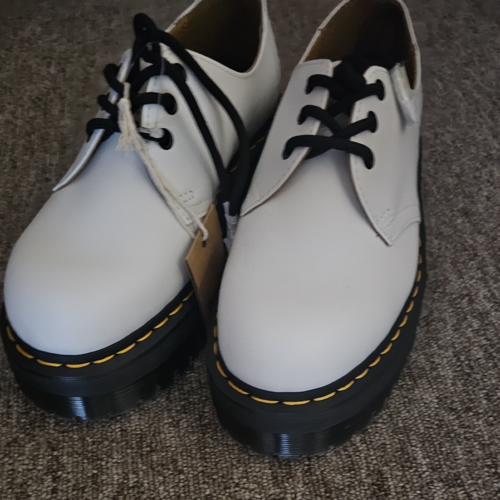 New Dr. Martens 1461 white smooth leather oxford women's size 8